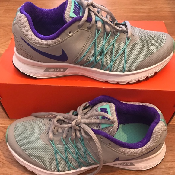 Womens nike air (size 6 ) - Picture 3 of 5